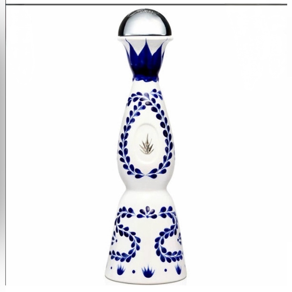 CLASE azul Blue and White Decorative Ceramic vase